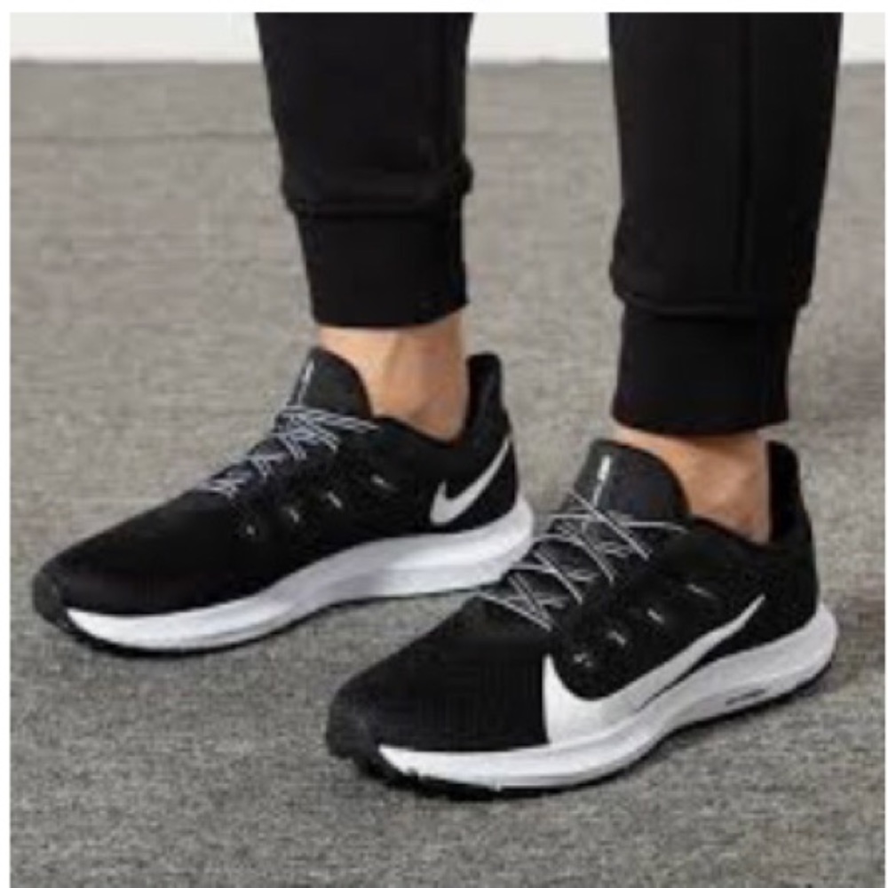 Nike Quest 2. Men’s size 8 (wmns 9.5). Great condition